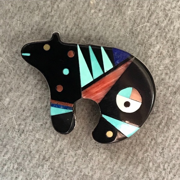 Mary Thomas, Richard T Thomas Jewelry - Hallmarked Navajo micro-inlay bear pendant / pin turquoise, sterling